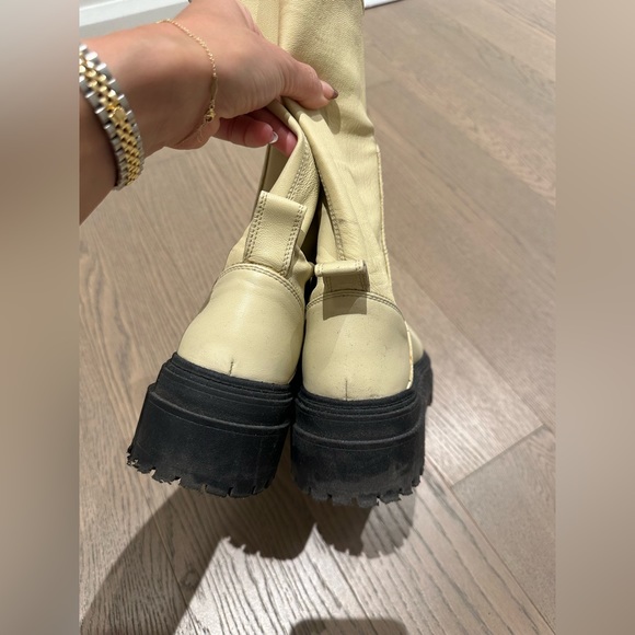 Cream chunky leather boot - Picture 3 of 8